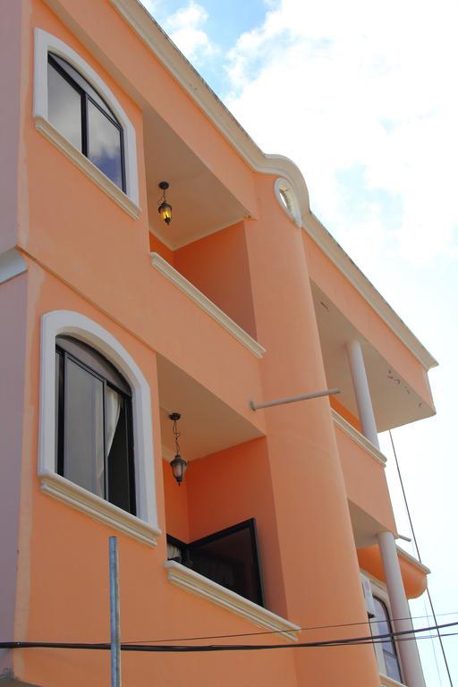 Hostal Duncan Puerto Ayora  Exterior photo