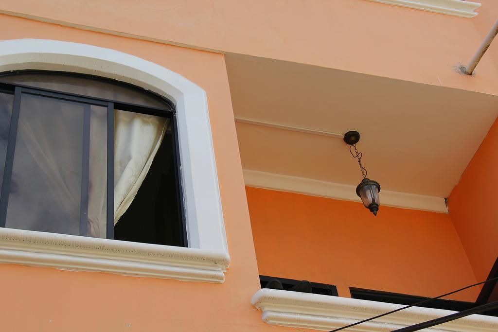 Hostal Duncan Puerto Ayora  Exterior photo
